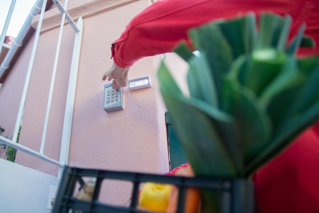 Looking for a No-Subscription Home Alarm in 2026? Ajax vs Ring vs Somfy & More (Beginner’s Guide)