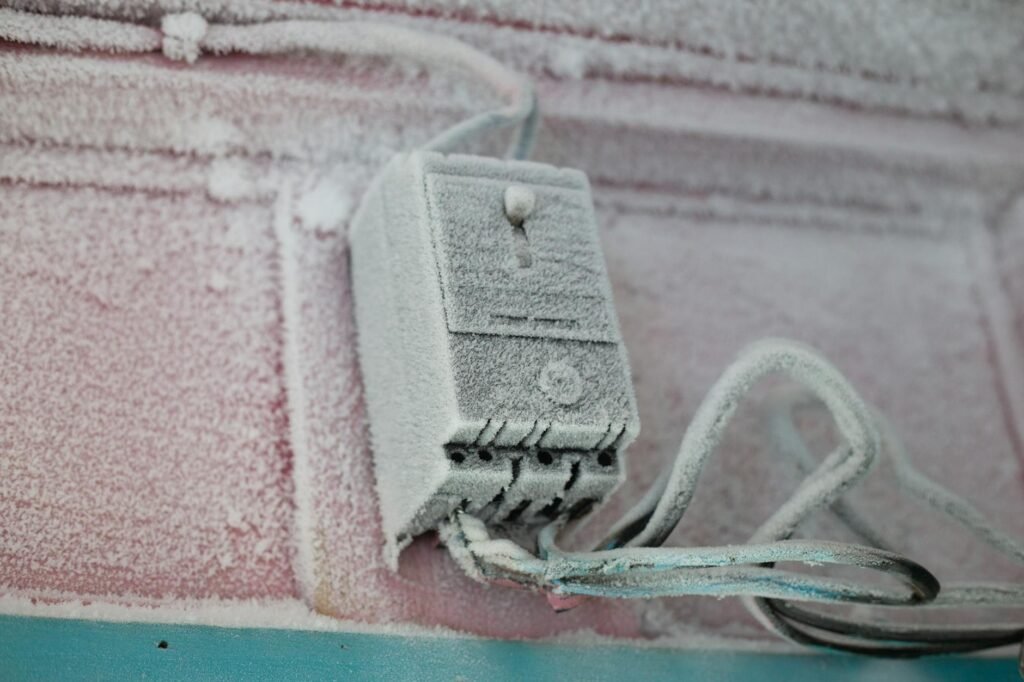 Needed a Switch for Outdoor Christmas Lights? The Beginner’s Guide to Smart Plugs & Home Automation in 2026